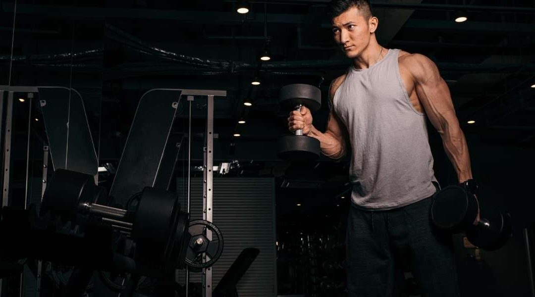 Fitness homme : comment transformer son physique efficacement ?